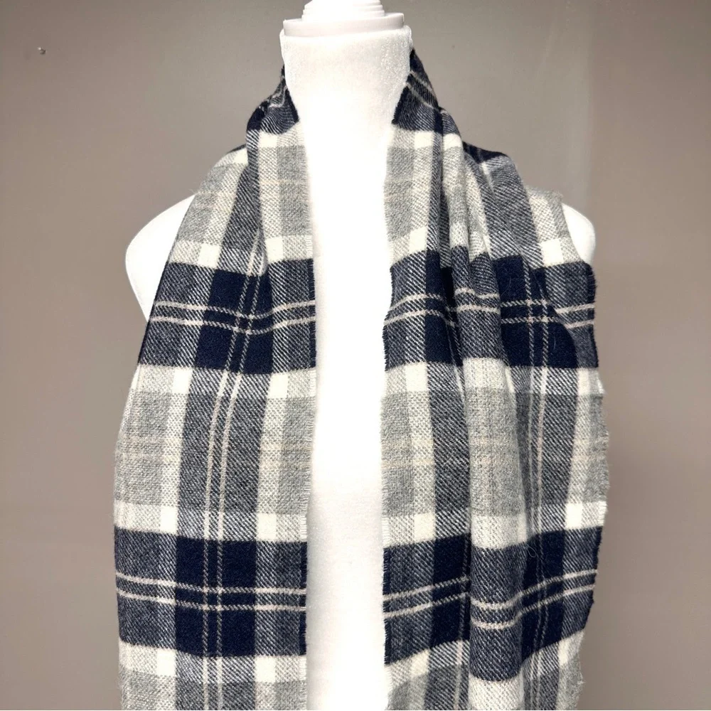 Lambswool House Of Spey Scotland Plaid Fringed Scarf Gray Black Beige 72x9.5”